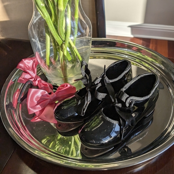 Weissman Tap shoes size 11 toddler - Picture 2 of 3